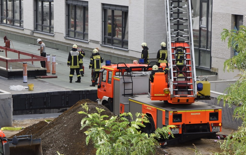 Fassadenfeuer Baustelle Koeln Kalk Dillenburgerstr P14.JPG - Miklos Laubert